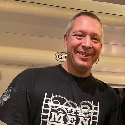 Profile Picture of Richard Weir (@Rich_W27) on Twitter