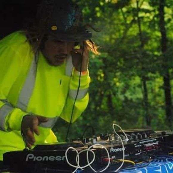 Profile Picture of Tyler Parthun (@tparthun42) on Poshmark