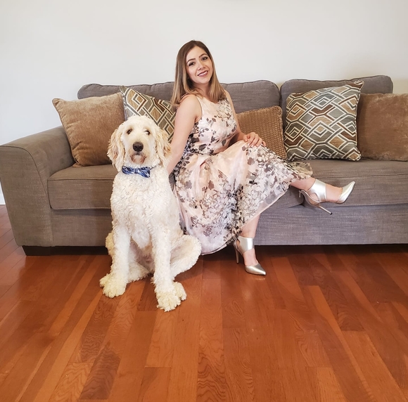 Profile Picture of Melanie Serrano (@melanieserra322) on Poshmark