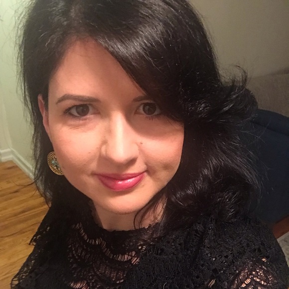 Profile Picture of Polixenia Calagi (@polixeniacalagi) on Poshmark