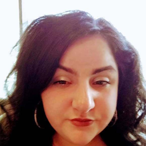 Profile Picture of Lexy Mauceli (@lexymauceli) on Poshmark