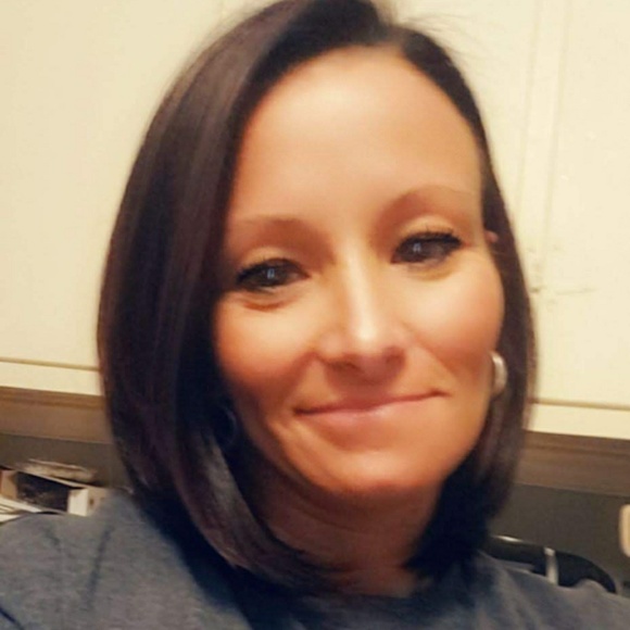 Profile Picture of Carla Foster (@carla_brooke) on Poshmark