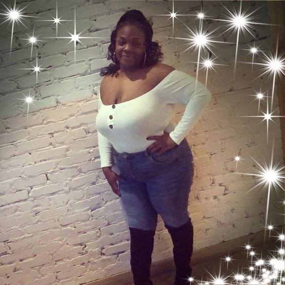Profile Picture of Kristina Mccall (@kmccalll68) on Poshmark