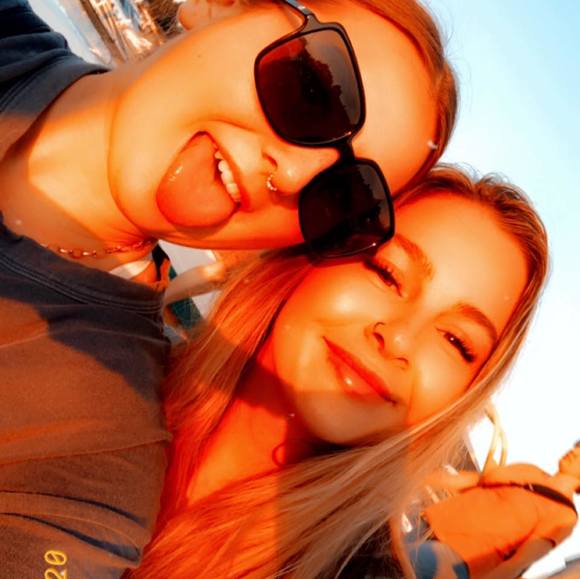 Profile Picture of Julia Winters (@juliawinters197) on Poshmark