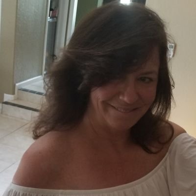 Profile Picture of Debbie Dickson (@doubledee520) on Twitter