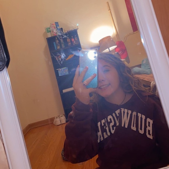 Profile Picture of Lynlee Dicus (@lynleeannmarie) on Poshmark