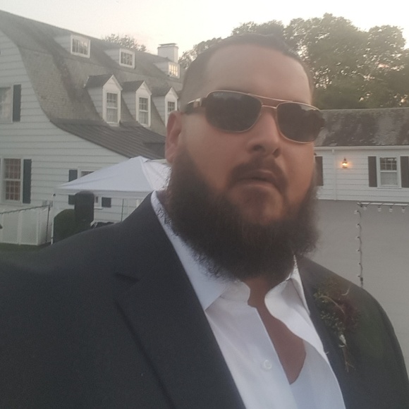 Profile Picture of Matt Moon (@themoon662) on Poshmark