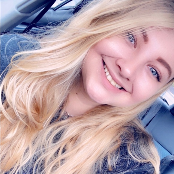 Profile Picture of Kristy Keith (@kristymarie95) on Poshmark