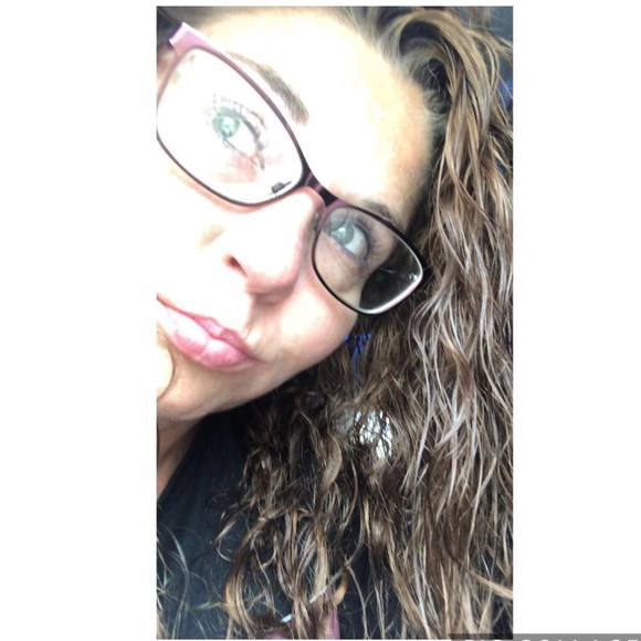 Profile Picture of Andrea Torrez (@andrea99) on Poshmark