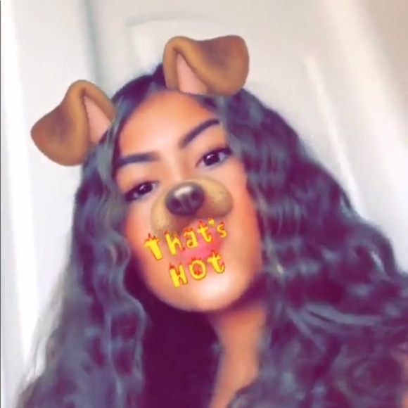 Profile Picture of Julianna Navarro (@juliannanavarro) on Poshmark