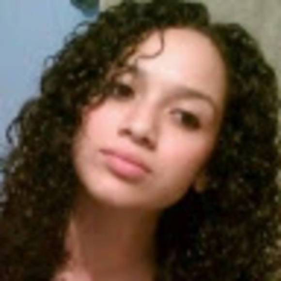 Profile Picture of Amanda Zepeda (@azepeda311) on Poshmark