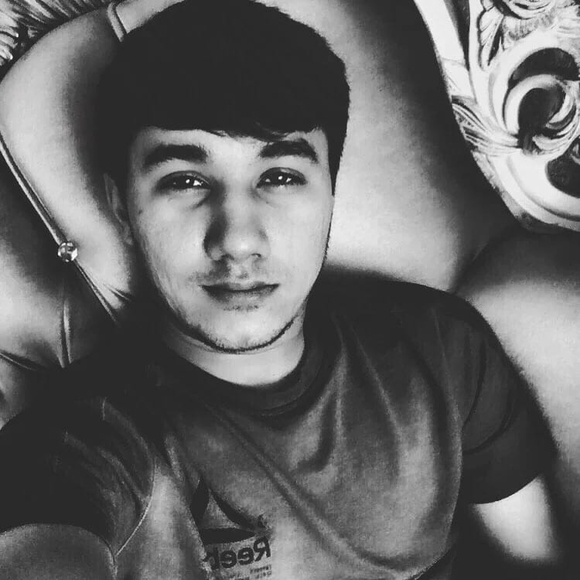 Profile Picture of Rahim Hojakulyew (@rahimhojakulyew) on Poshmark