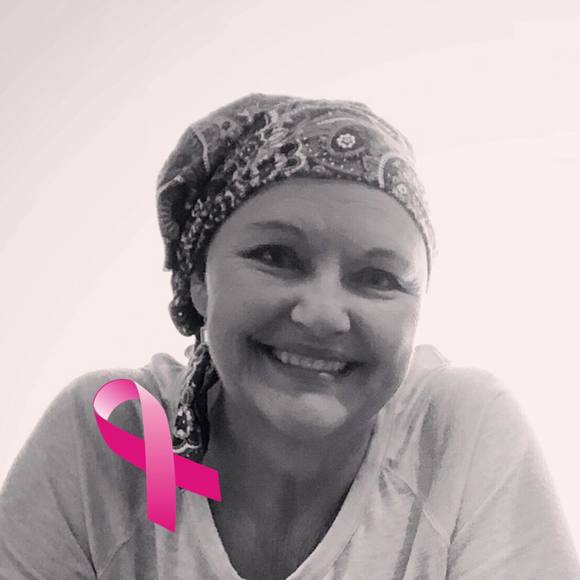 Profile Picture of Niky Comeaux (@nikycomeaux) on Poshmark