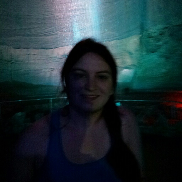 Profile Picture of Erika Pelishek (@rikasweeps) on Poshmark