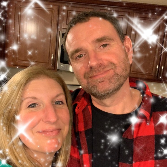 Profile Picture of Danielle Vanpatten ezman (@dezman) on Poshmark