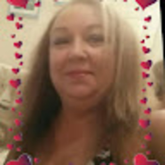 Profile Picture of Darlene Syphers (@darlenesyphers5) on Poshmark