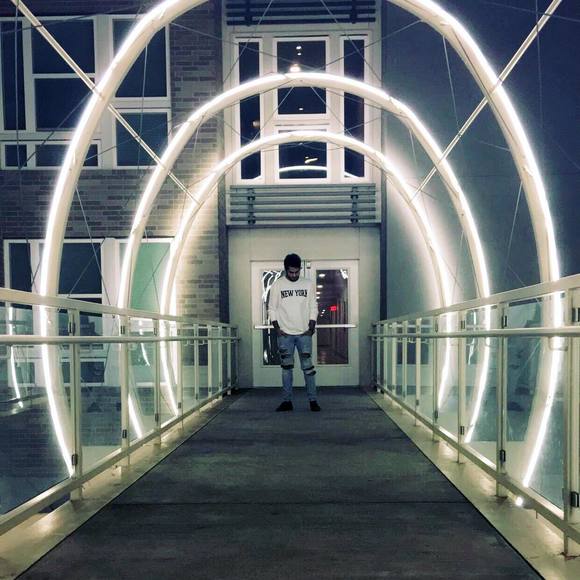 Profile Picture of Alonso Flores ruiz (@alonsod96) on Poshmark