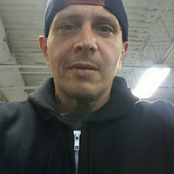 Profile Picture of Michael Swiderski (@swidz) on Poshmark