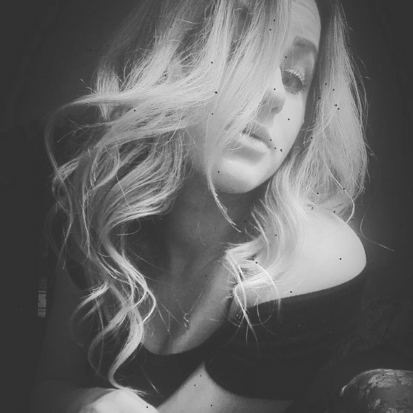 Profile Picture of Paula Paula (@pauliss10) on Poshmark