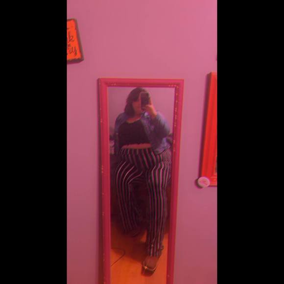 Profile Picture of Kenzie Swafford (@kenz1738) on Poshmark