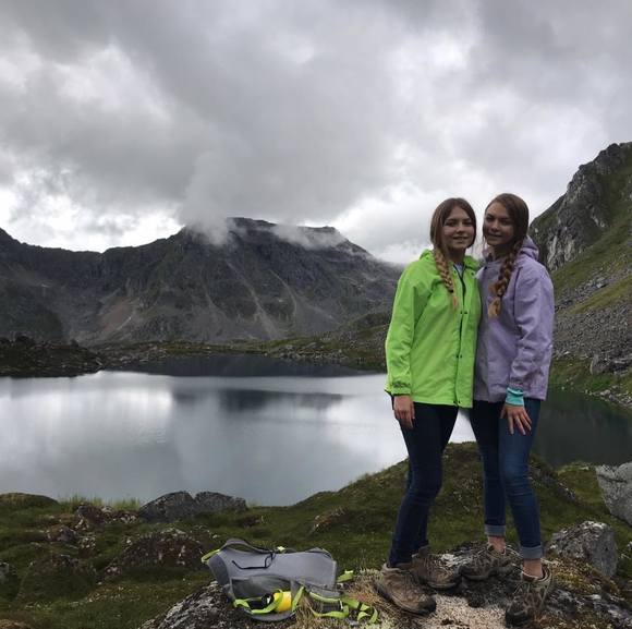 Profile Picture of Sarah Gilligan (@sarahgilliga725) on Poshmark