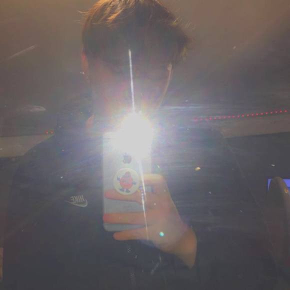 Profile Picture of Brett Edwards (@brettedwards797) on Poshmark