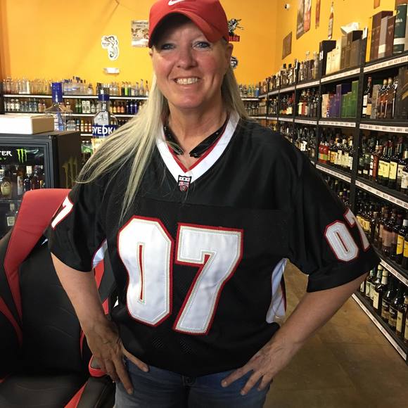 Profile Picture of Lisa Stricklin (@6153352066) on Poshmark