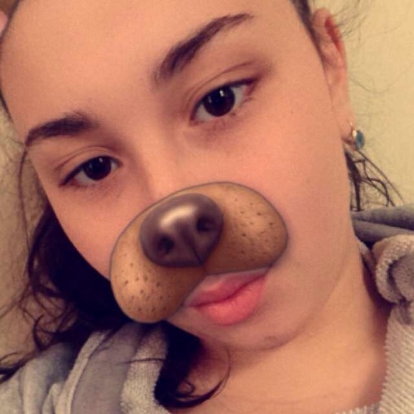 Profile Picture of Syleena Ramos (@syleena_r3) on Poshmark