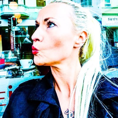 Profile Picture of Yvonne Parsanejad (@cindycider) on Twitter