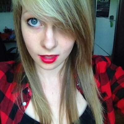 Profile Picture of Inga Brynda (@RobinDaUnicorn) on Twitter