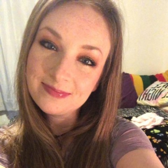 Profile Picture of Athena Vidt (@athena9182) on Poshmark
