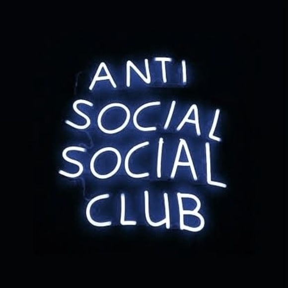 Profile Picture of Nguyen Kathy (@kathynguyn0312) on Poshmark