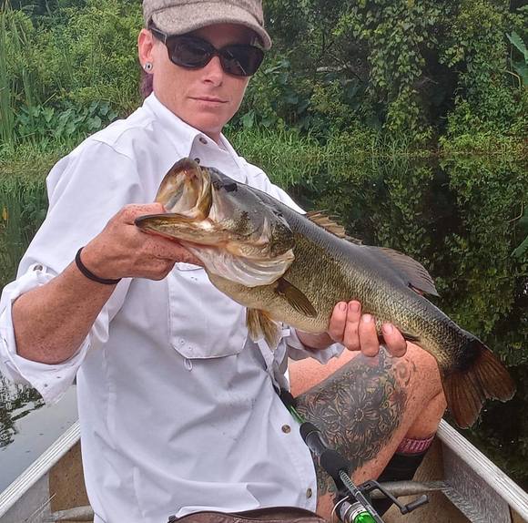 Profile Picture of Brandy Lippens (@brandylippens) on Poshmark