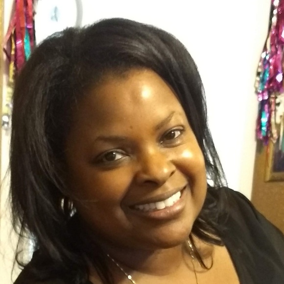 Profile Picture of Everlean Dodson (@edil824) on Poshmark