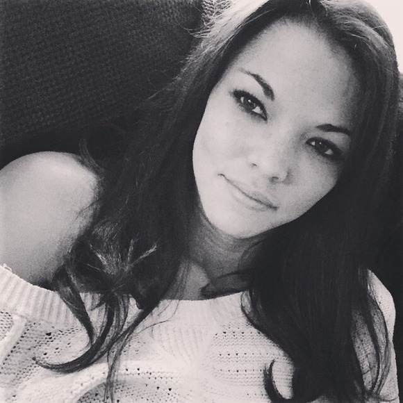 Profile Picture of Tawni Katayama (@napuakaapuni) on Poshmark