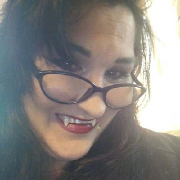 Profile Picture of Janet Leigh (@janetleigh01) on Poshmark