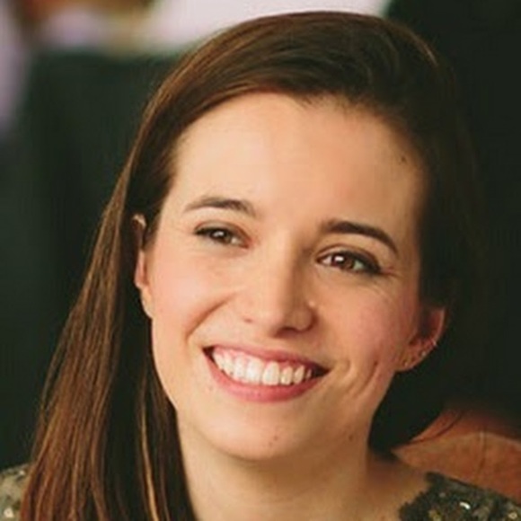 Profile Picture of Emily Weinstein (@eweinst) on Poshmark