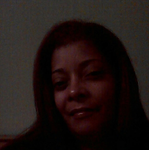 Profile Picture of Ruth Alvarez (@ruthalvarez44) on Poshmark
