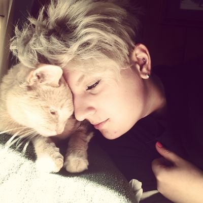 Profile Picture of Hannah Blecha (@shadowhanza) on Twitter