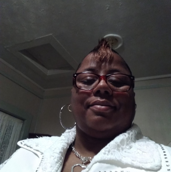 Profile Picture of Inez Winston (@inezwinston) on Poshmark