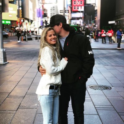 Profile Picture of Andrew Burkhardt (@andrewnahshon) on Twitter