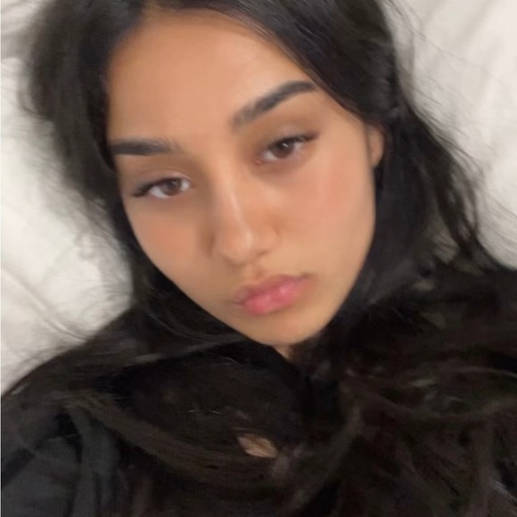 Profile Picture of Boshra Hadef (@boshrahadef) on Poshmark