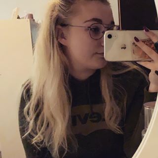 Profile Picture of Franzi Leonhard (@francesca.leonhard) on Facebook