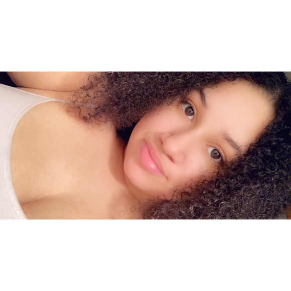 Profile Picture of Yolanda Wilkins (@yolanda75123) on Poshmark