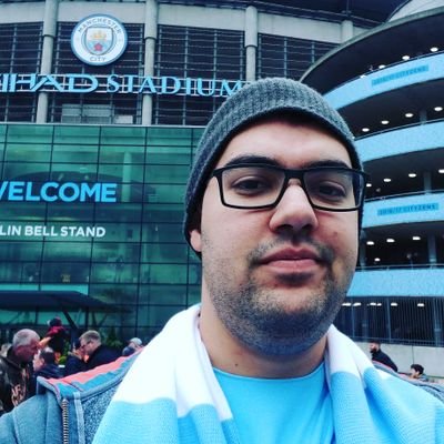 Profile Picture of Geoffrey Gross 🦈 (@the_geoff_gross) on Twitter