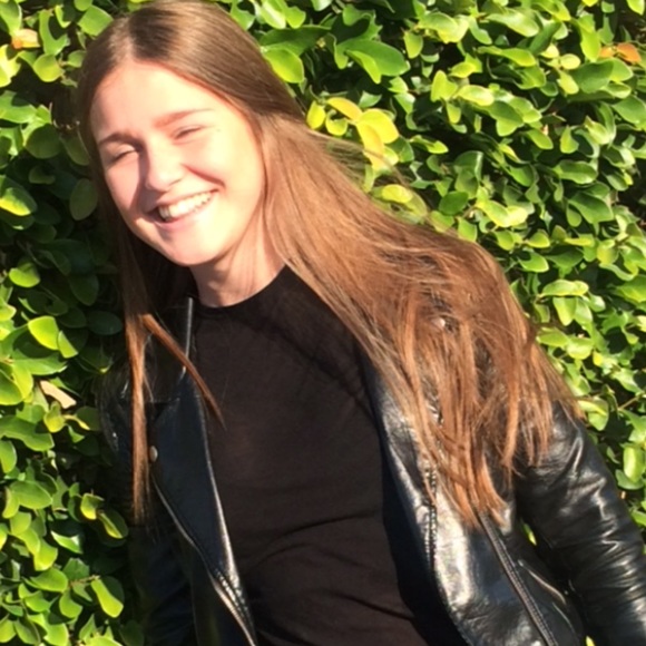 Profile Picture of Lea Rosenthal (@lea_pagh) on Poshmark