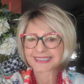 Profile Picture of WIG DIVA janet Mckune (@janethayesmckune) on Instagram
