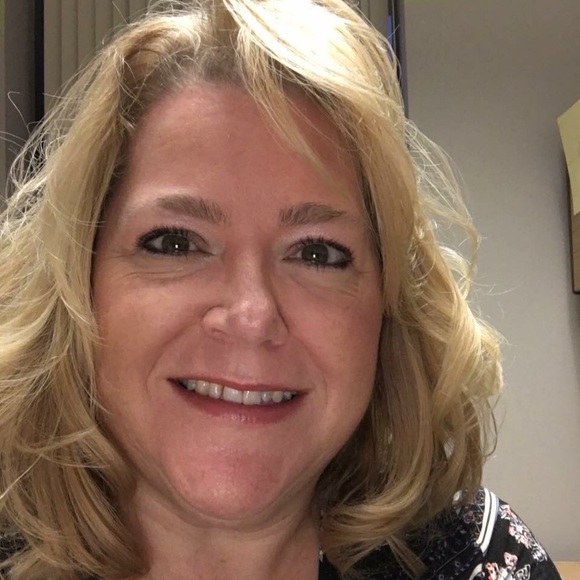 Profile Picture of Christine Cheney (@chenlars) on Poshmark