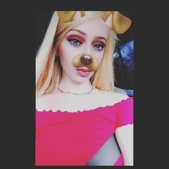 Profile Picture of Katelynn Snellings (@k_snellings) on Poshmark