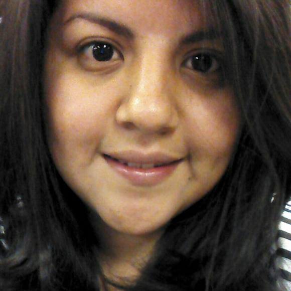 Jazmin Laureles - Poshmark Profile Picture of Jazmin Laureles (@jazzyj9) on Poshmark